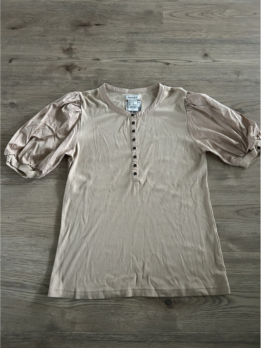 Ariat Oakley Women's Tan Khaki Ribbed Henley Puff Short Sleeve Top Size Medium